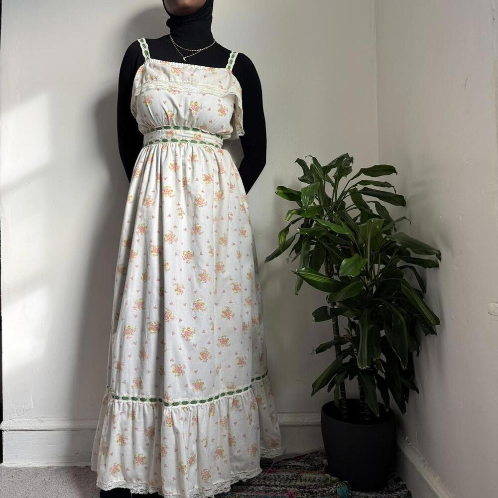 Authentic 1970s Vintage Floral‎ Prairie Dress - Picture 4 of 7